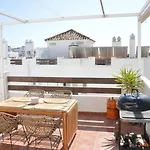Luxury Penthouse Rooftop Sea & Golf Views 펜션 에스테포나