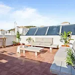 Luxury Penthouse Rooftop Sea & Golf Views 펜션 에스테포나