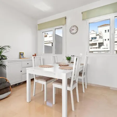 Luxury Penthouse Rooftop Sea & Golf Views Holiday home