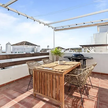 Holiday home Luxury Penthouse Rooftop Sea & Golf Views *