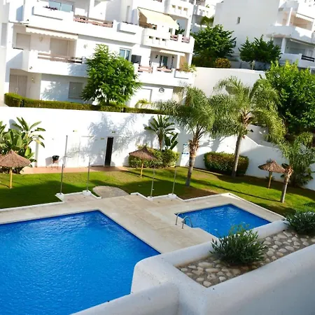 Luxury Penthouse Rooftop Sea & Golf Views * 에스테포나