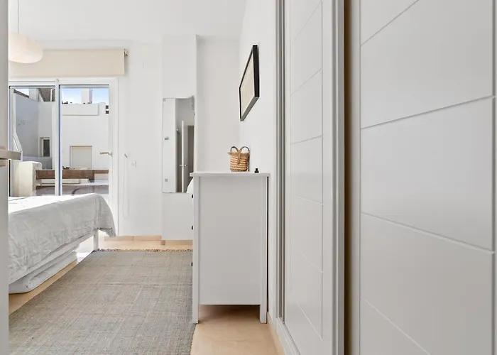 Luxury Penthouse Rooftop Sea & Golf Views Holiday home *