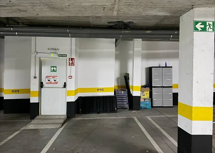 Luxury Penthouse Rooftop Sea & Golf Views *